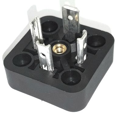 Venttiililiitin 4-nap uros 18mm FORM A