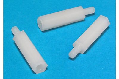 KOROTUSRUUVI MUOVI M3 20mm KOROTUSRUUVI MUOVI M3 20mm