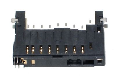 SD-MUISTIKORTTILIITIN PIIRILEVYLLE