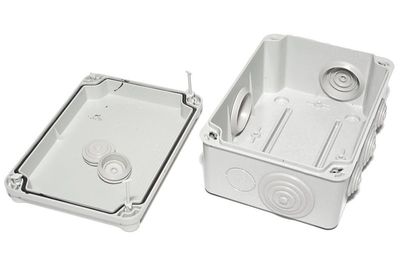 VEDENPITÄVÄ MUOVIKOTELO LÄPIVIENNEILLÄ 76x116x162mm