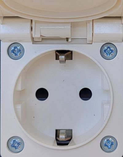 SUOJAEROTUSMUUNTAJA 230/230V 350VA