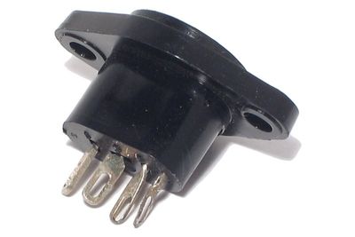 DIN-KAIUTINLIITIN NAARAS RUNKO