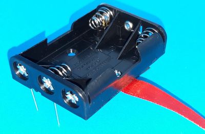 PARISTOPIDIN 3x AAA VIEREKKÄIN PCB PARISTOPIDIN 3x AAA VIEREKKÄIN PCB