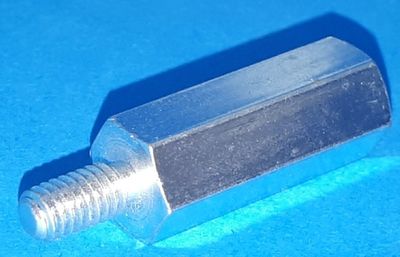 KOROTUSRUUVI M4 20mm