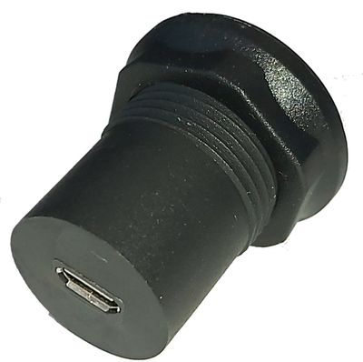 microUSB B-NAARAS/USB C-NAARAS LÄPIVIENTI