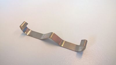 JÄÄHDYTYSLEVYN KIINNITYSKLIPSI