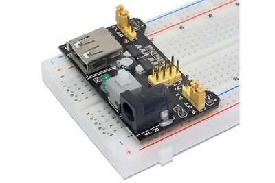 5V/3,3V JÄNNITELÄHDE LEIPÄLAUDALLE