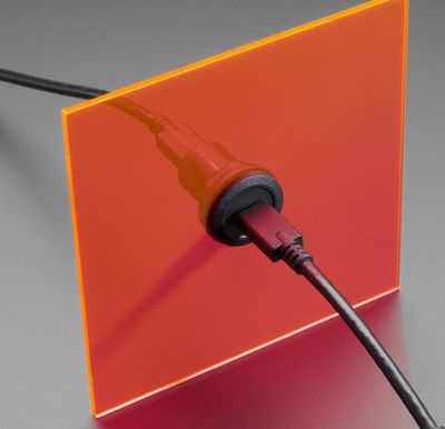 USB C-NAARAS/USB C-NAARAS PANEELIASENNETTAVA LÄPIVIENTI