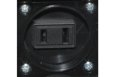 SUOJAEROTUSMUUNTAJA 230/110V 140VA