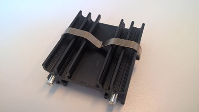 JÄÄHDYTYSLEVYN KIINNITYSKLIPSI