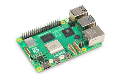 Raspberry Pi 5 8GB MINITIETOKONE