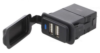 USB AUTOLATURI 5V 2,4A 10W-2 porttinen