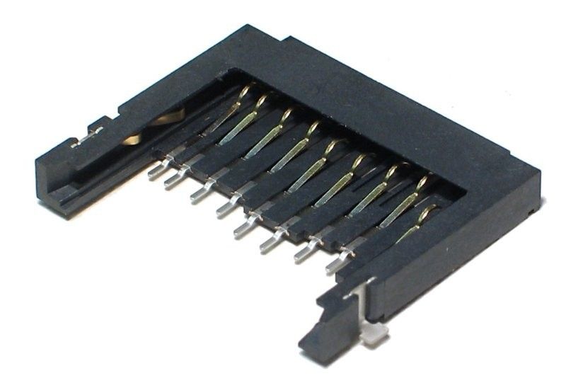 Muistikortti-liittimet